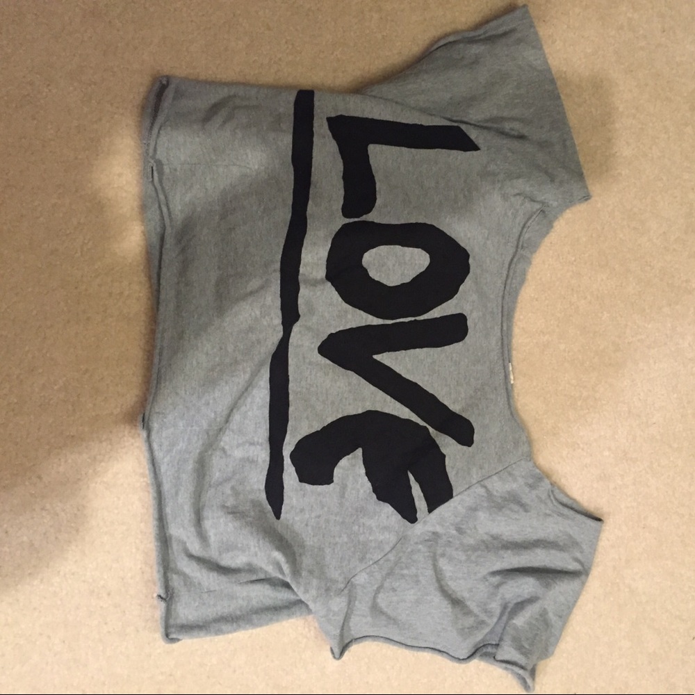 Two crop tops - Picture 2 of 3