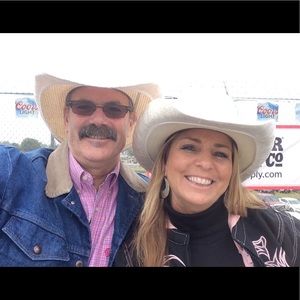 Meet your Posher, Robin