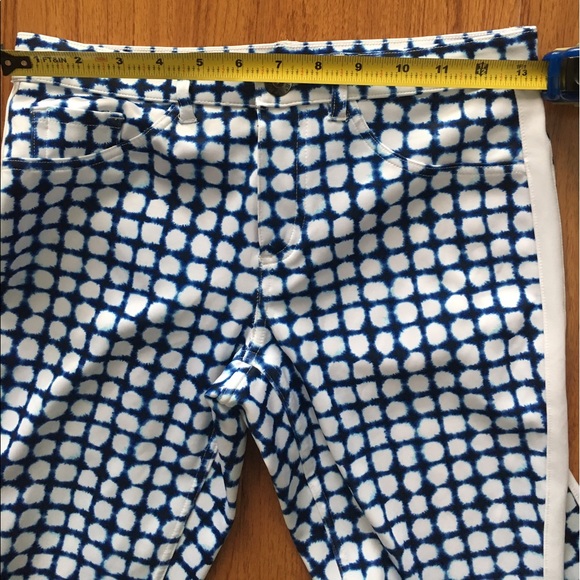 Brand New HUE Geo Print Satin Leggings - Picture 7 of 7