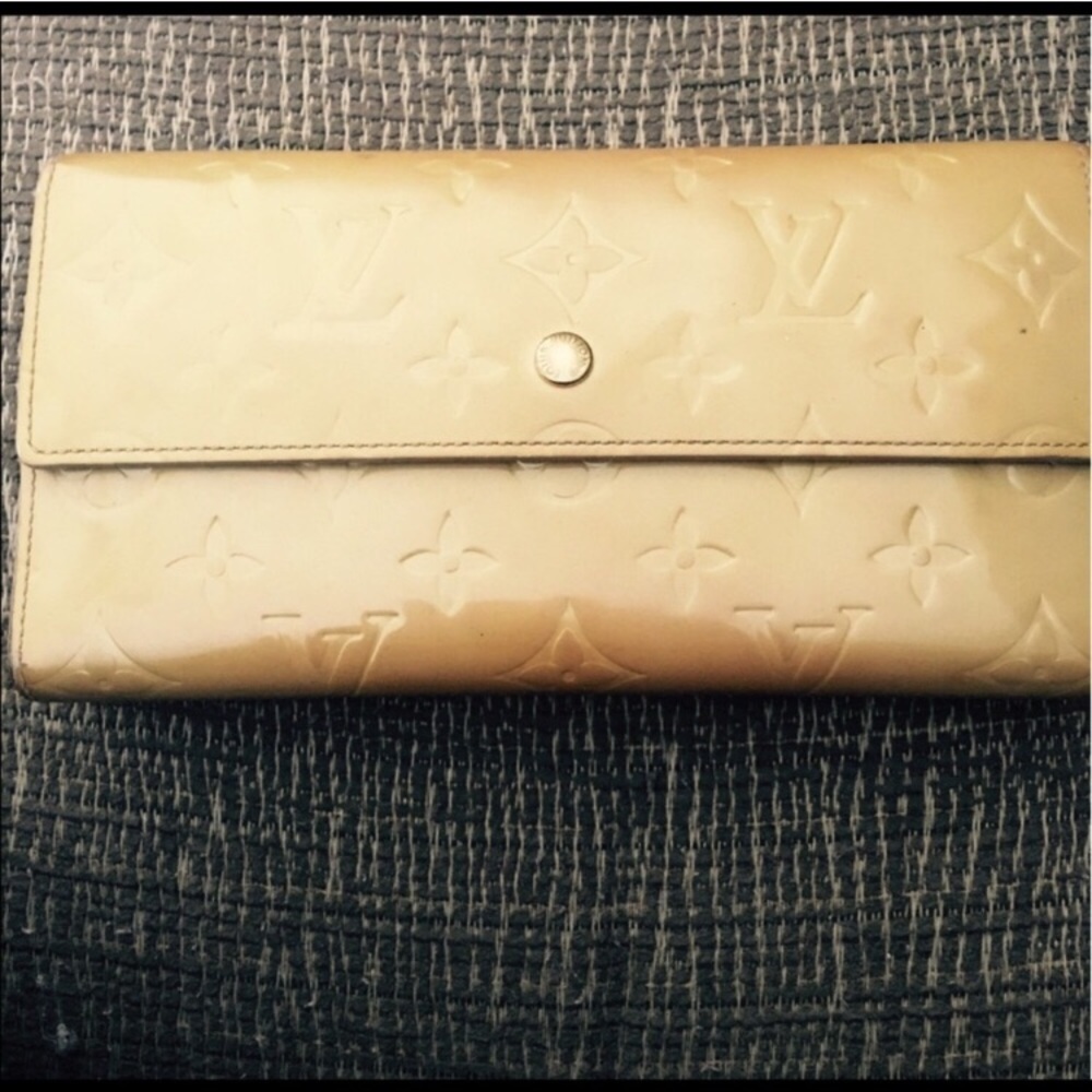 💕authentic Louis Vuitton wallet 💕