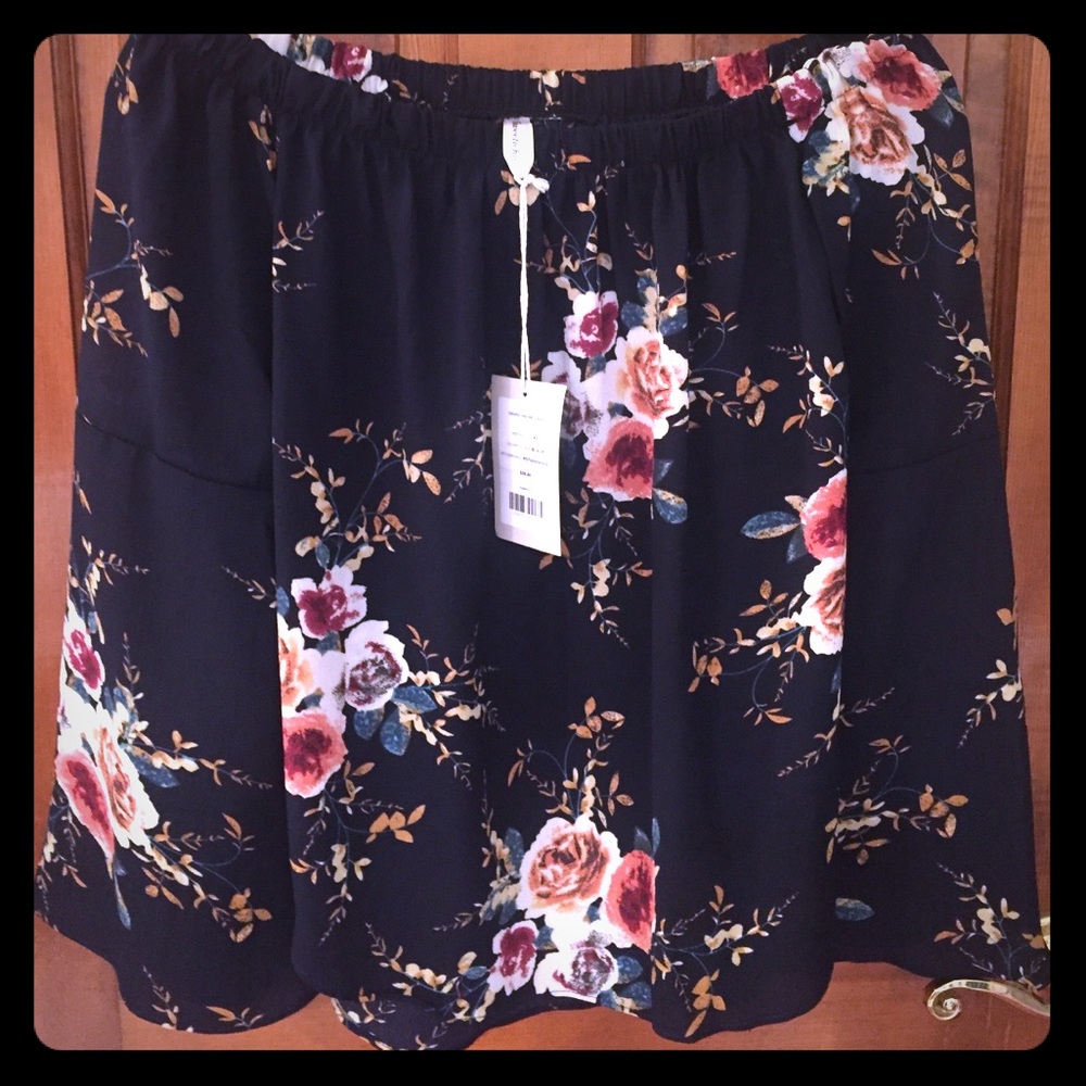 NWT Sweetchic Off the Shoulder Floral Print Blouse