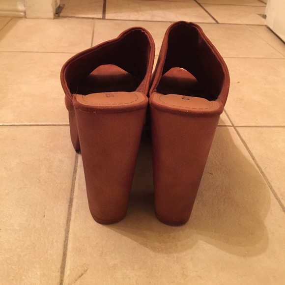 Platform clogs - Picture 3 of 4