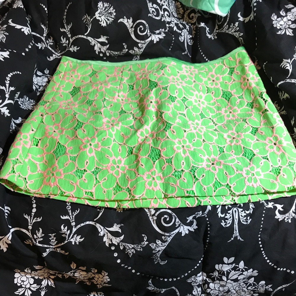Lace skirt