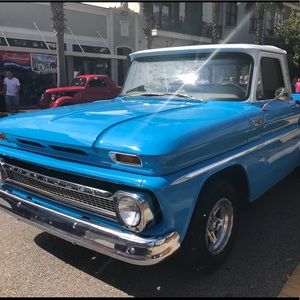 Meet your Posher, Kelly