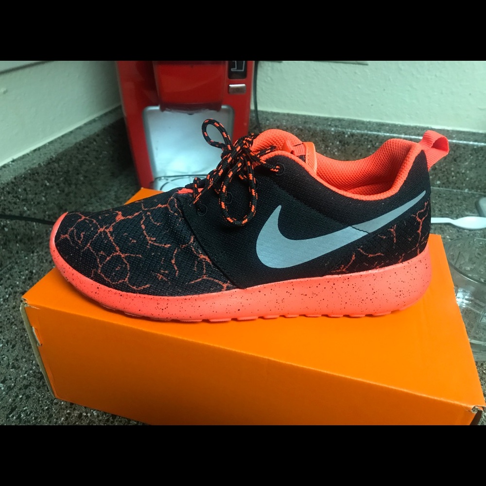 Nike Roshe lava shoes