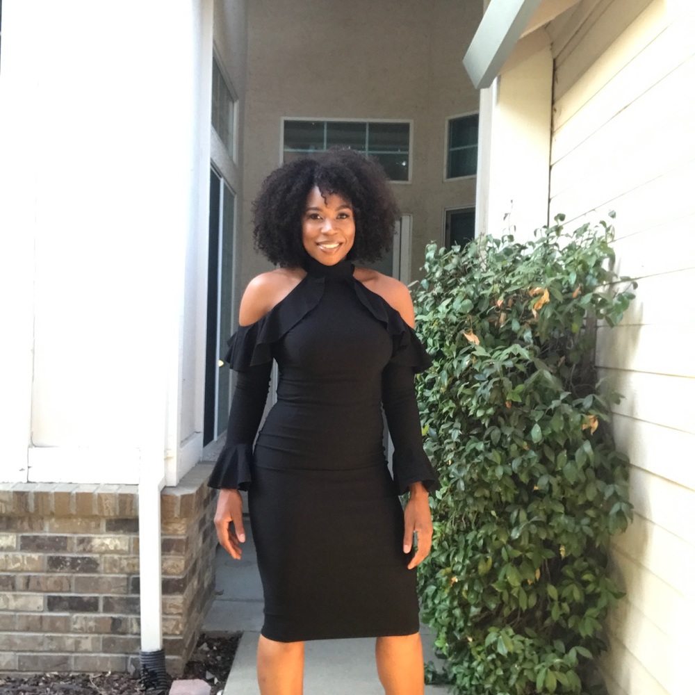 1x Host Pick! Ruffled Cold Shoulder BodyCon LBD