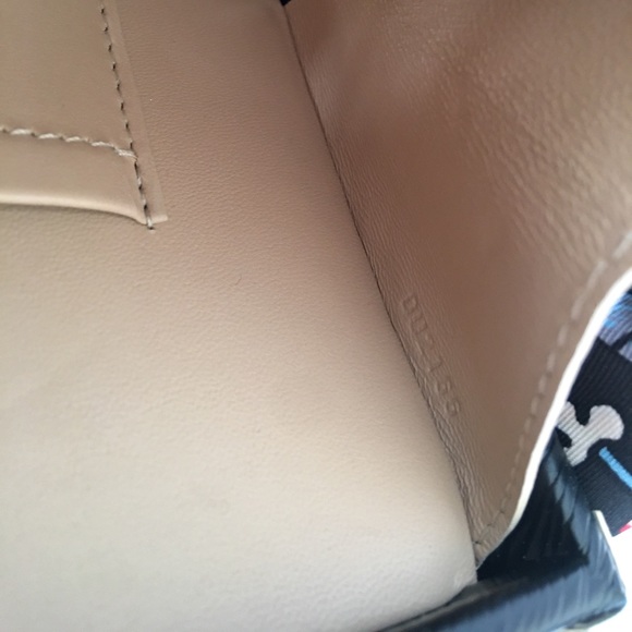 Ltd Edition Louis Vuitton Petite Malle Epi bag - Picture 8 of 8