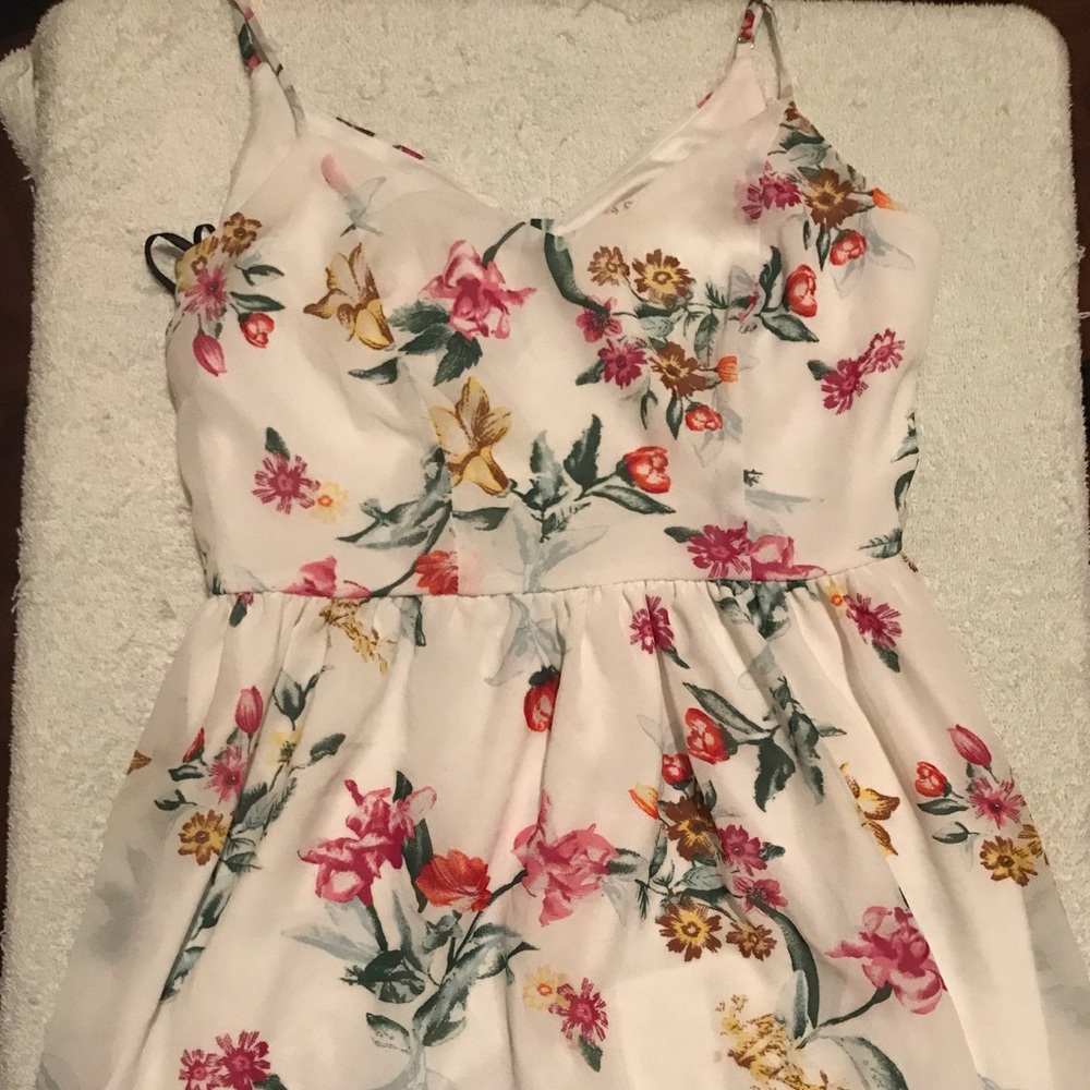 FOREVER 21 FLORAL DRESS