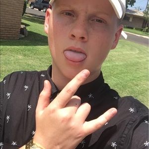 Meet your Posher, Cole