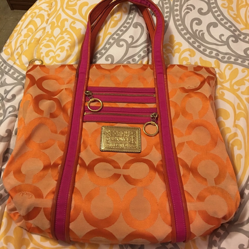 Authentic Coach Poppy