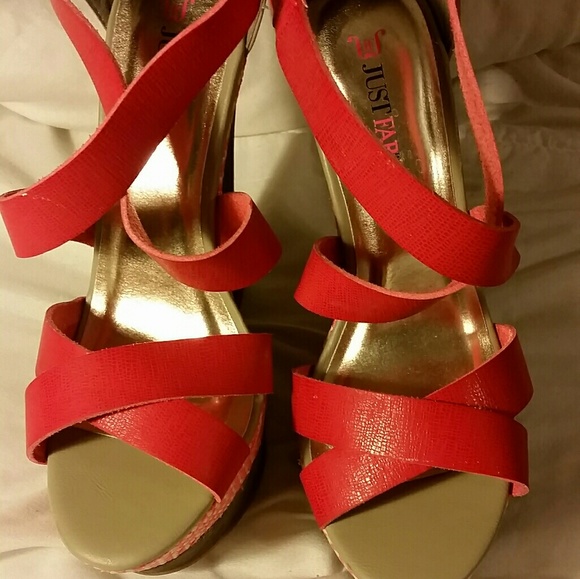 Shoes - Picture 2 of 4