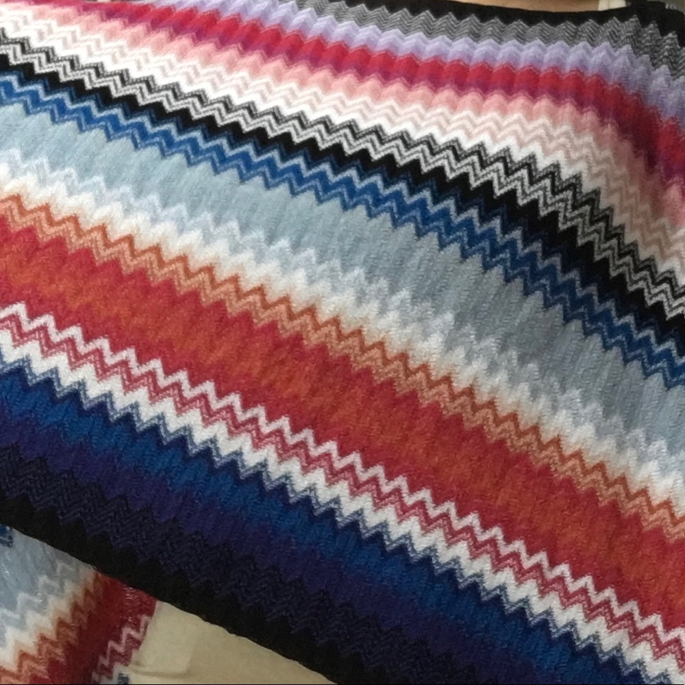 One left ! Great Gift! Missoni wool blend poncho - Picture 3 of 5