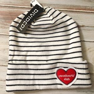 H&M Accessories - H&M NEW white and black striped beanie!❤️ H&M Accessories - H&M NEW white and black striped beanie!❤️