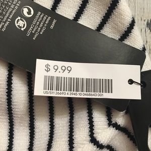 H&M Accessories - H&M NEW white and black striped beanie!❤️ H&M Accessories - H&M NEW white and black striped beanie!❤️