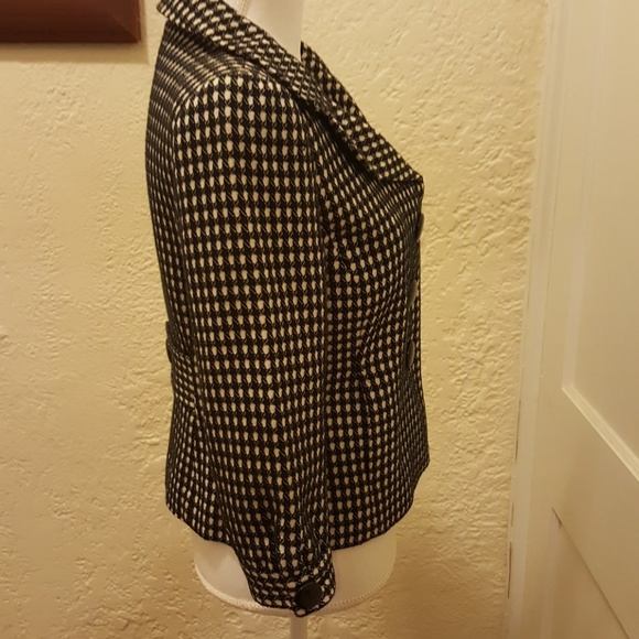 Ann Taylor 3/4 sleeve blk& wht Jacket. Sz 4 - Picture 4 of 5