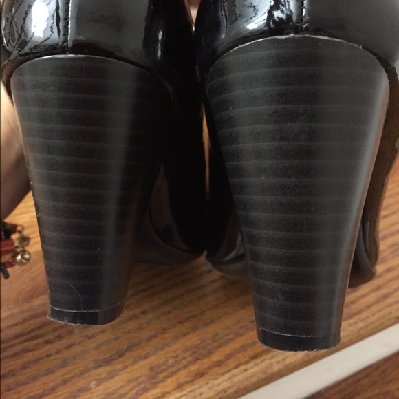 Sofft patent leather dress mocassin with 2.5” heel - Picture 3 of 8