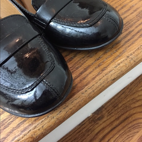 Sofft patent leather dress mocassin with 2.5” heel - Picture 8 of 8