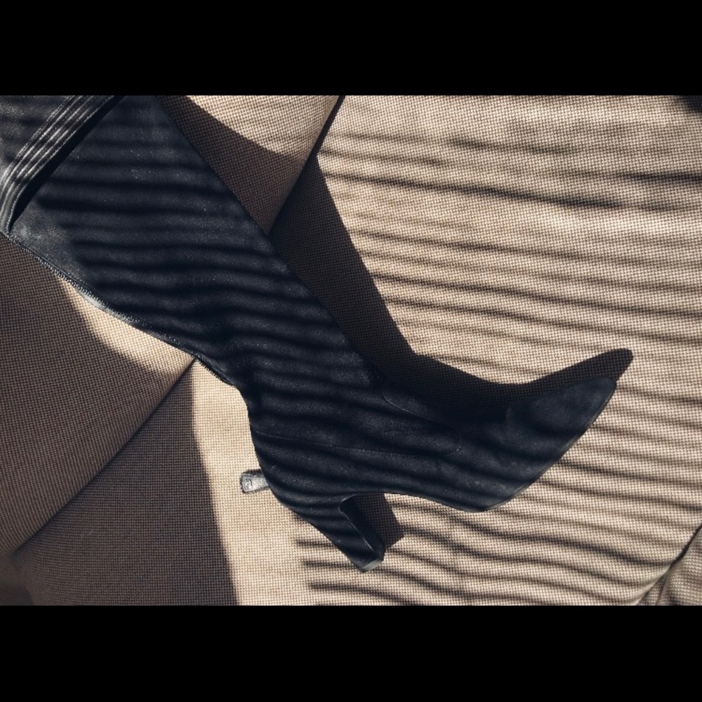 Chanel hightop suede over leather boots - Picture 3 of 4