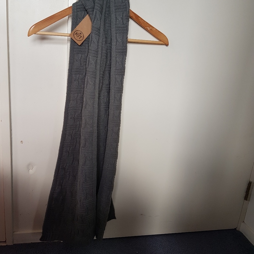 Scarf - Picture 2 of 2