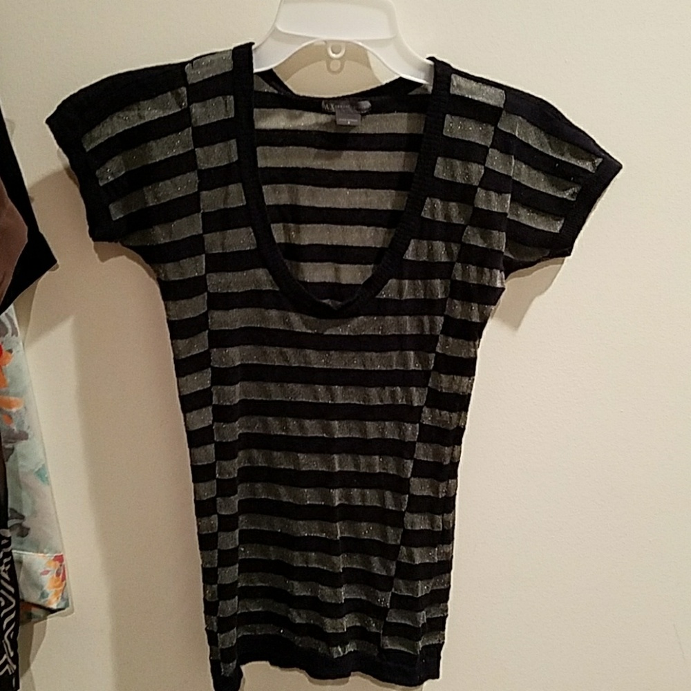 *LAST CHANCE* Navy silvery sparkly top.