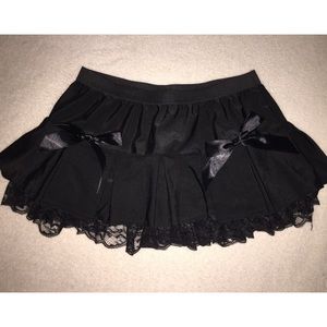 Dress up women's skirt 🖤