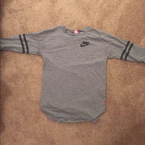 NIKE 3/4 length sleeve “just do it” top.