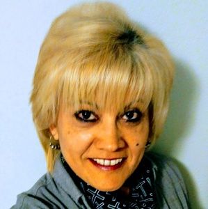 Meet your Posher, Nora