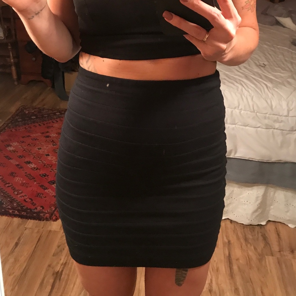 Express High Waist Skirt - Picture 2 of 4