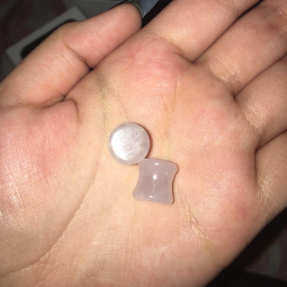 Rose Quartz Plugs 00g