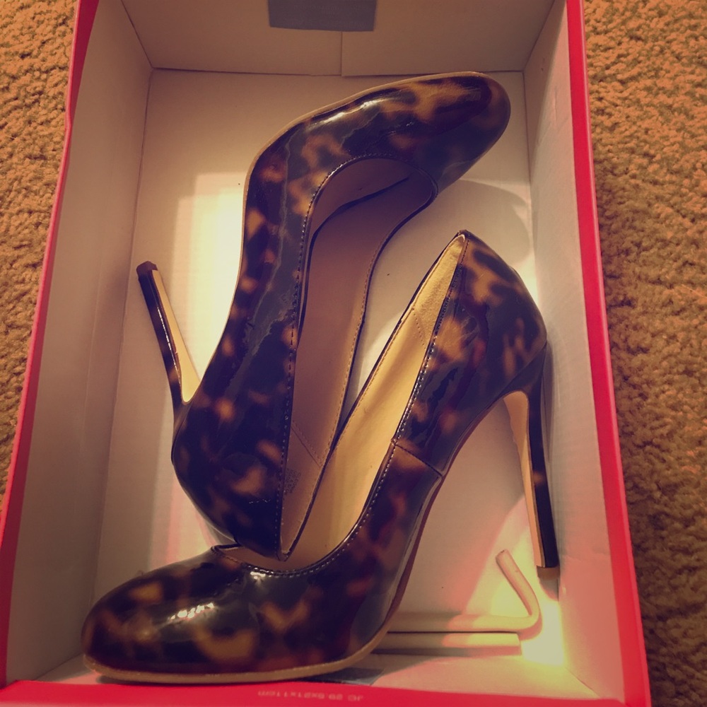 Tortoise shell patent heels