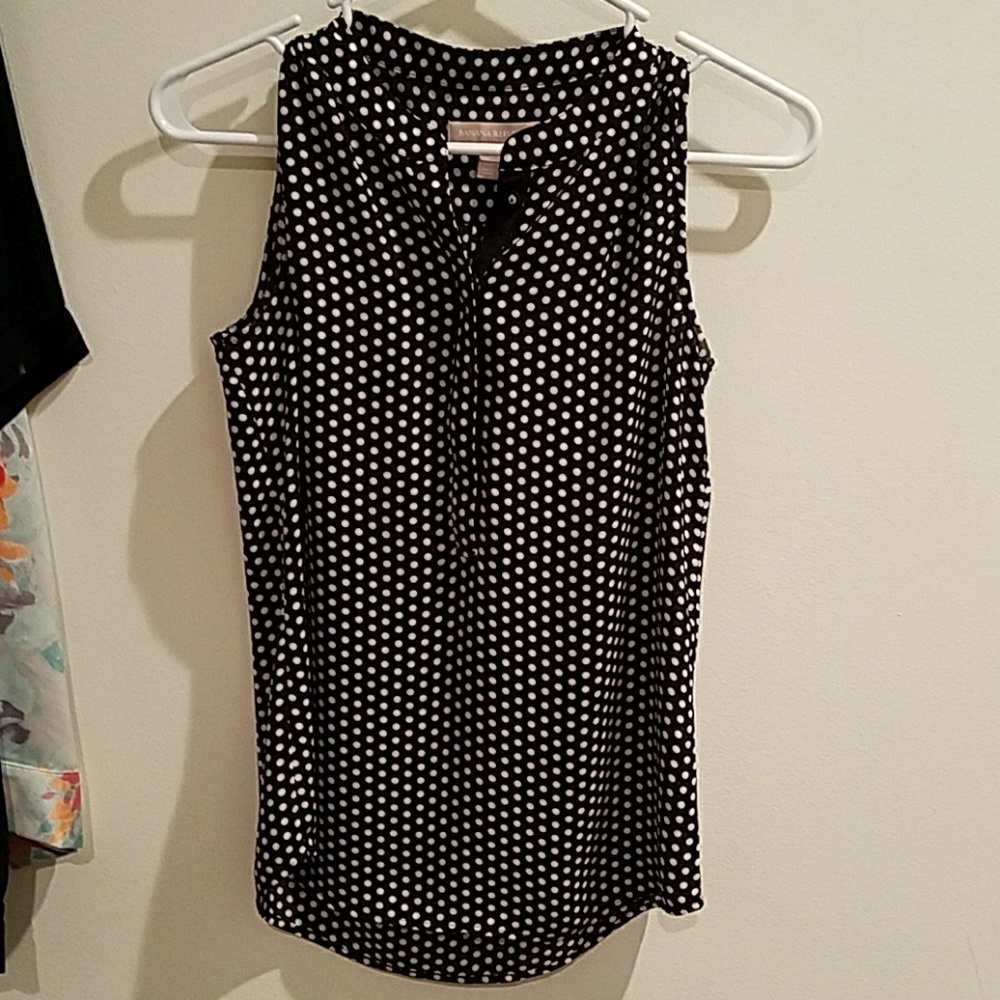 *LAST CHANCE* BR Black and white polka dot sleeveless blouse
