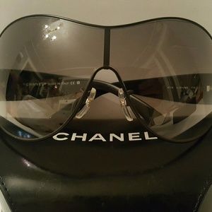 Beautiful pair of CHANEL sunglasses!!!!!