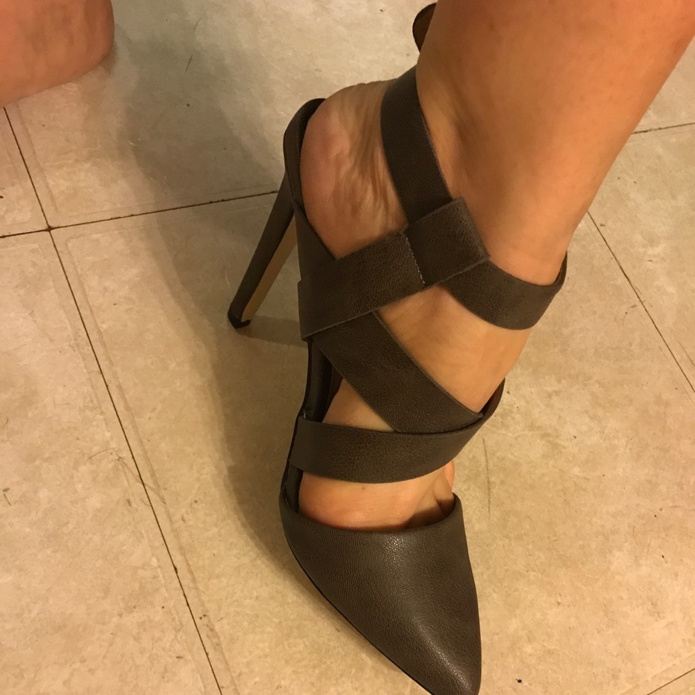 Strappy taupe heels - new with box