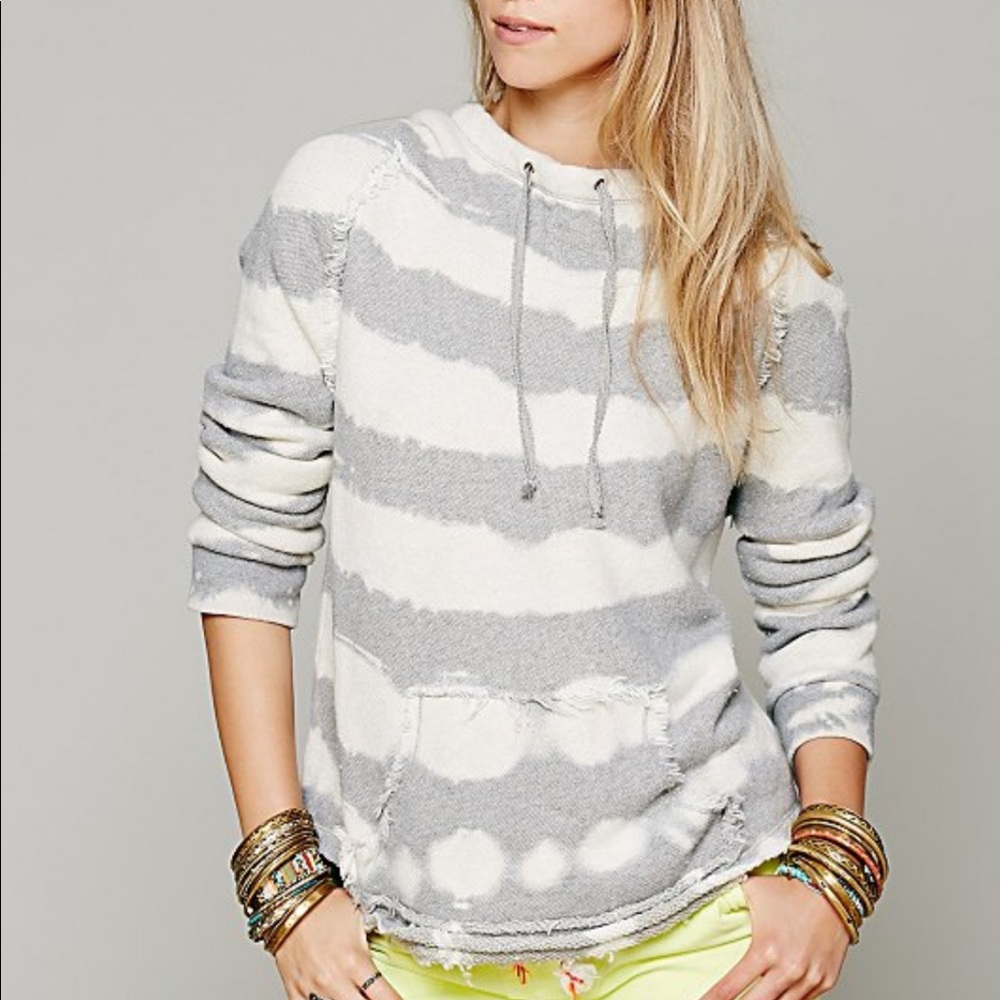 PLEASE HELP ISO free people top in any size