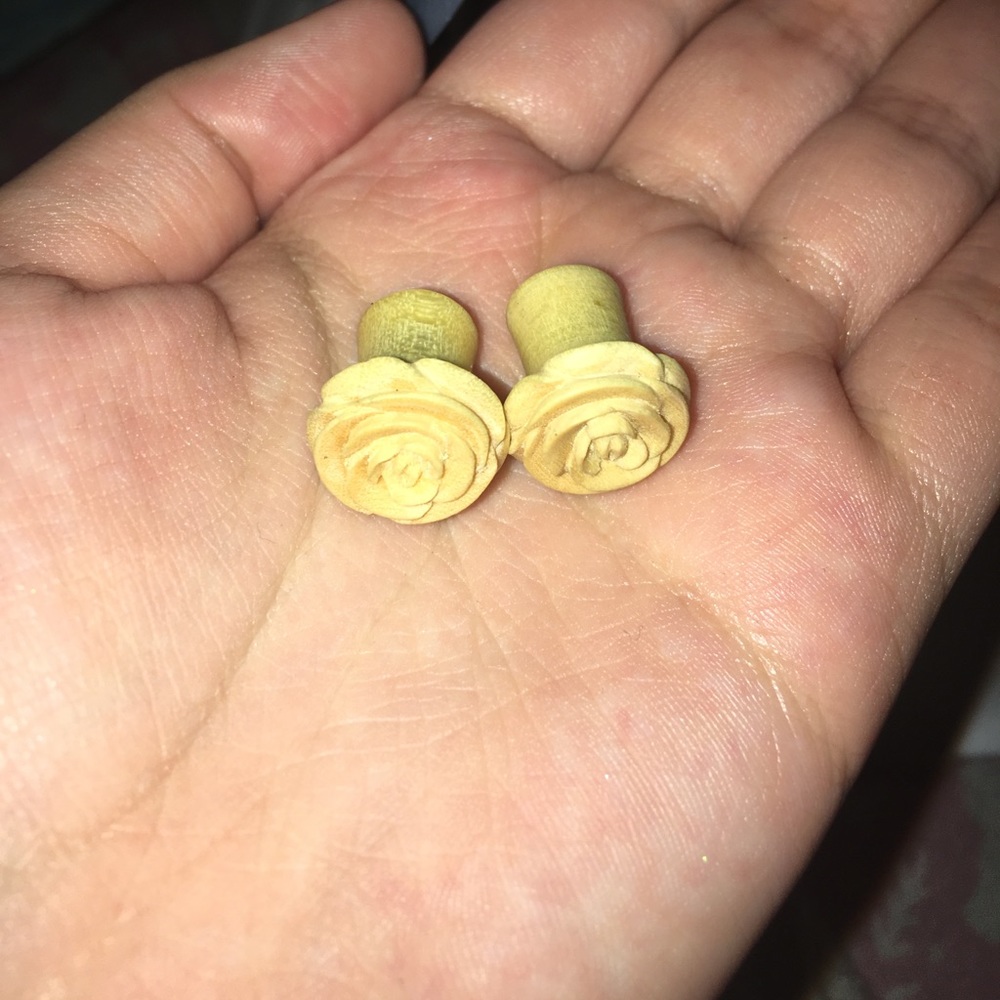 Wooden Flower Plug Bundle 00g