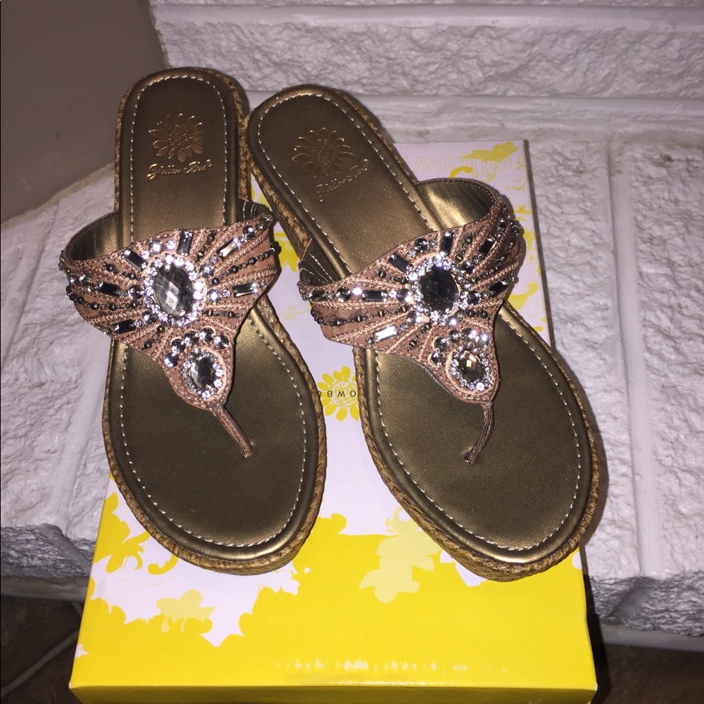 NEW YELLOW BOX MULBERRY SZ 6 1/2 TAUPE SHOES