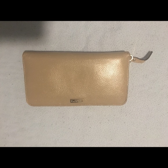 Kate Spade - Picture 2 of 3