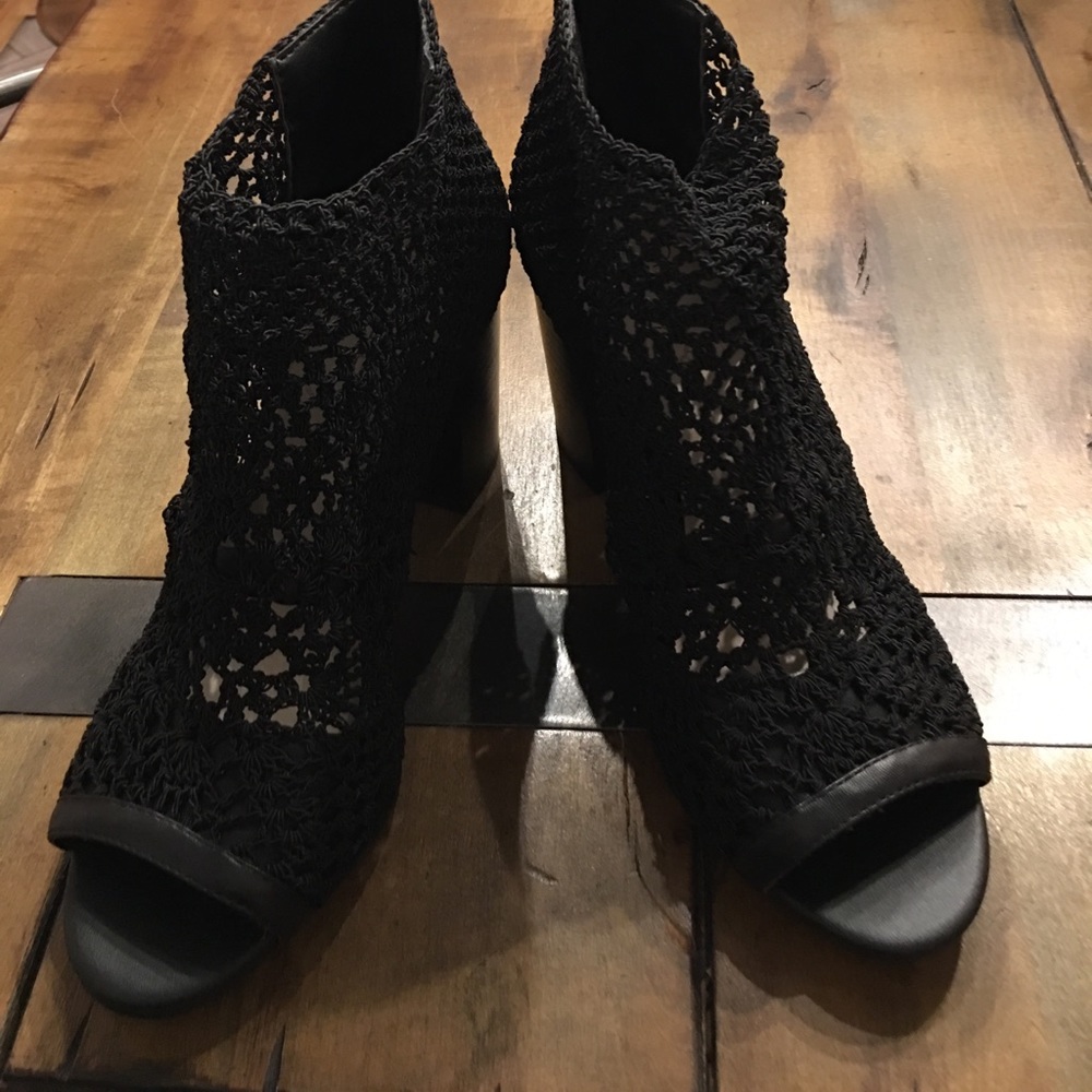 Jessica Simpson Crochet Booties