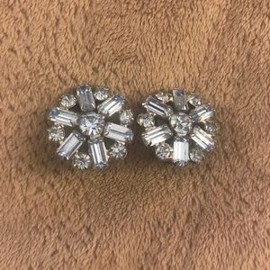 Vintage Weiss Rhinestone Clip on Earrings