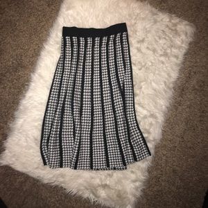 Houndstooth skirt