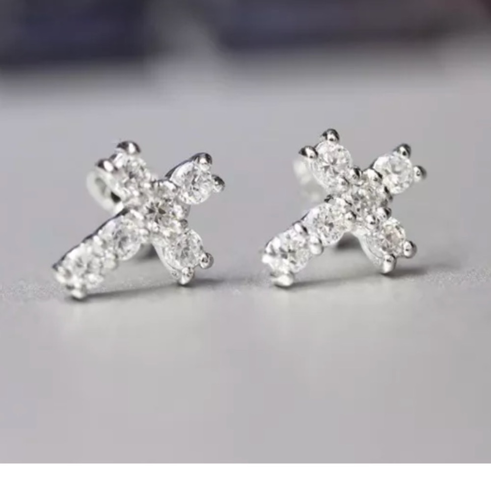 Brand new sliver ear ring great gift 🎁 - Picture 1 of 4
