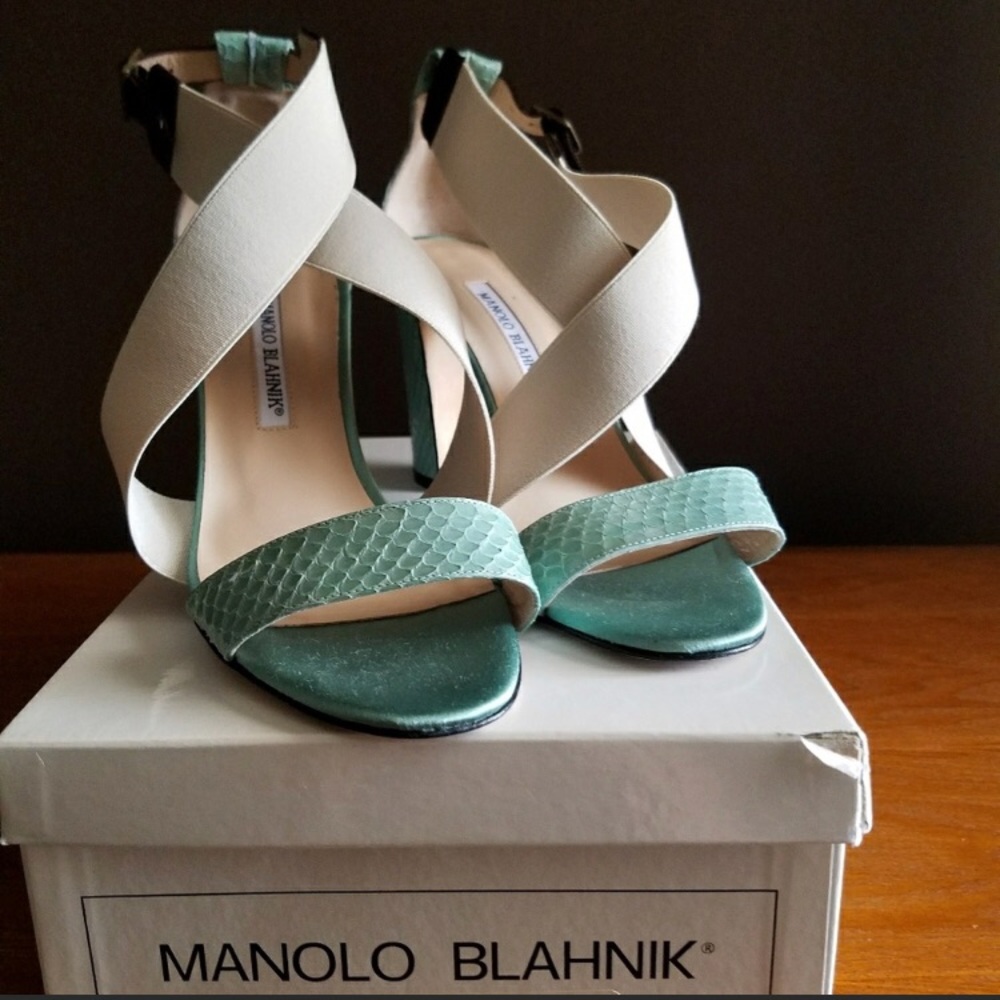 Manolo shoes in amazing shape !!!!