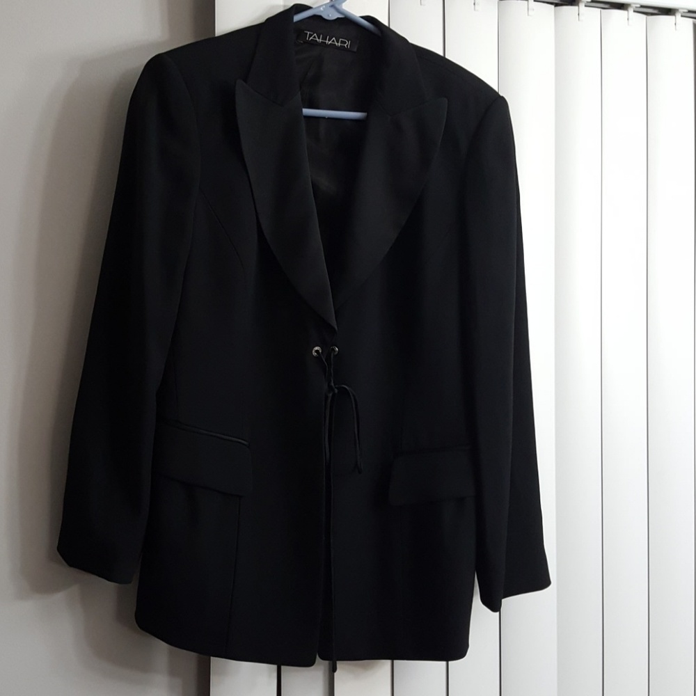 Tahari black jacket size 12