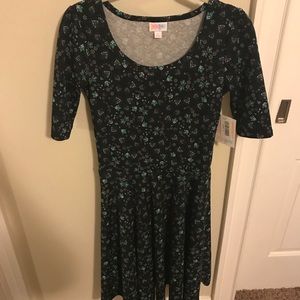 LulaRoe Nicole NWT Black background