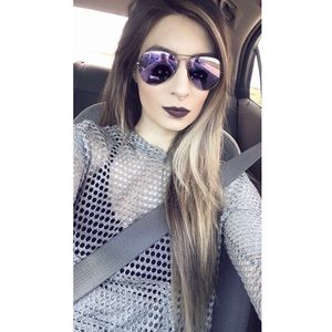 Meet your Posher, Violeta