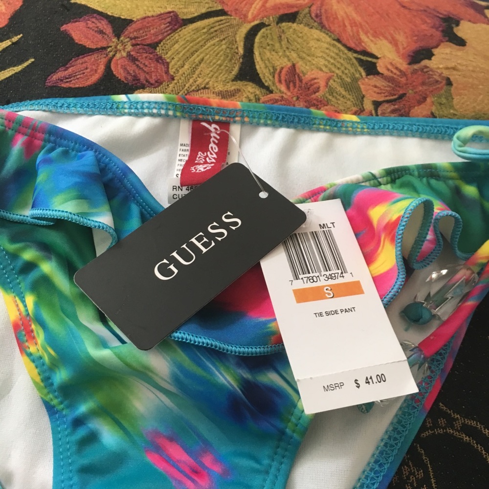 NWT. Guess Bikini Bottom