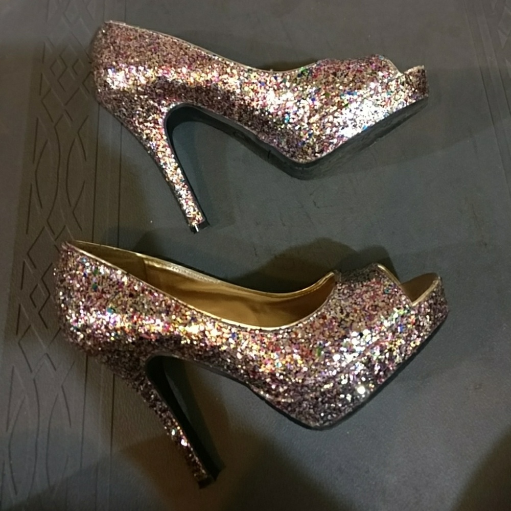 Women Candies high heel shoes size 6 M