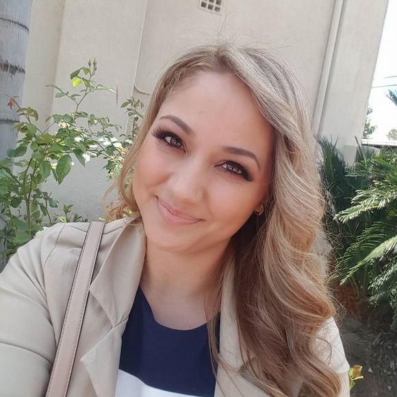 Meet your Posher, Denise - Picture 1 of 1