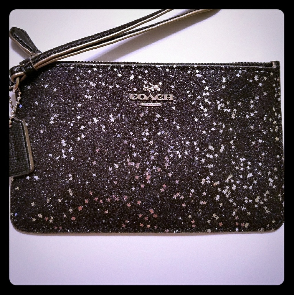❤️SOLD❤️COACH black glitter star wristlet