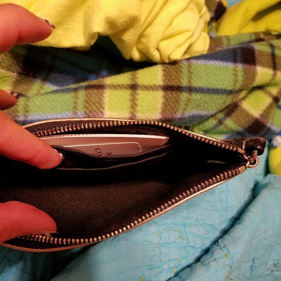 ❤️SOLD❤️COACH black glitter star wristlet - Picture 4 of 5